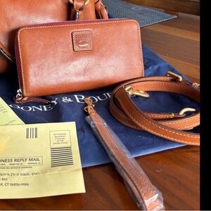 Dooney & Bourke Florentine Wristlet Wallet